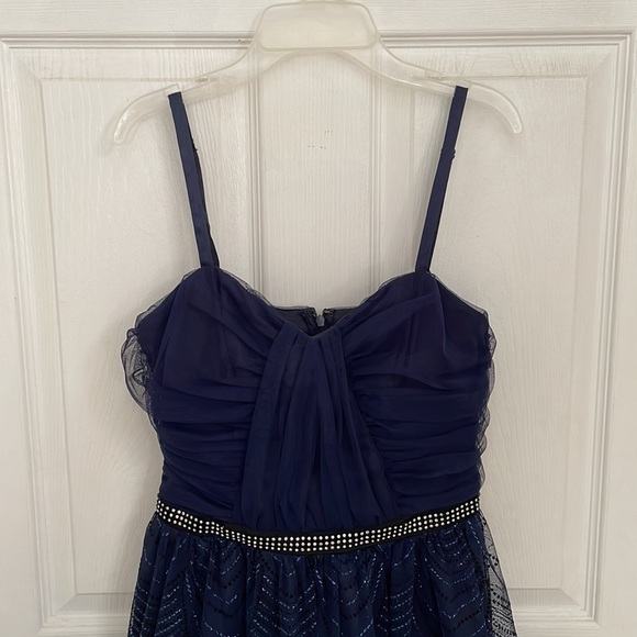 LOVE REIGN Navy Prom dress - Picture 2 of 5